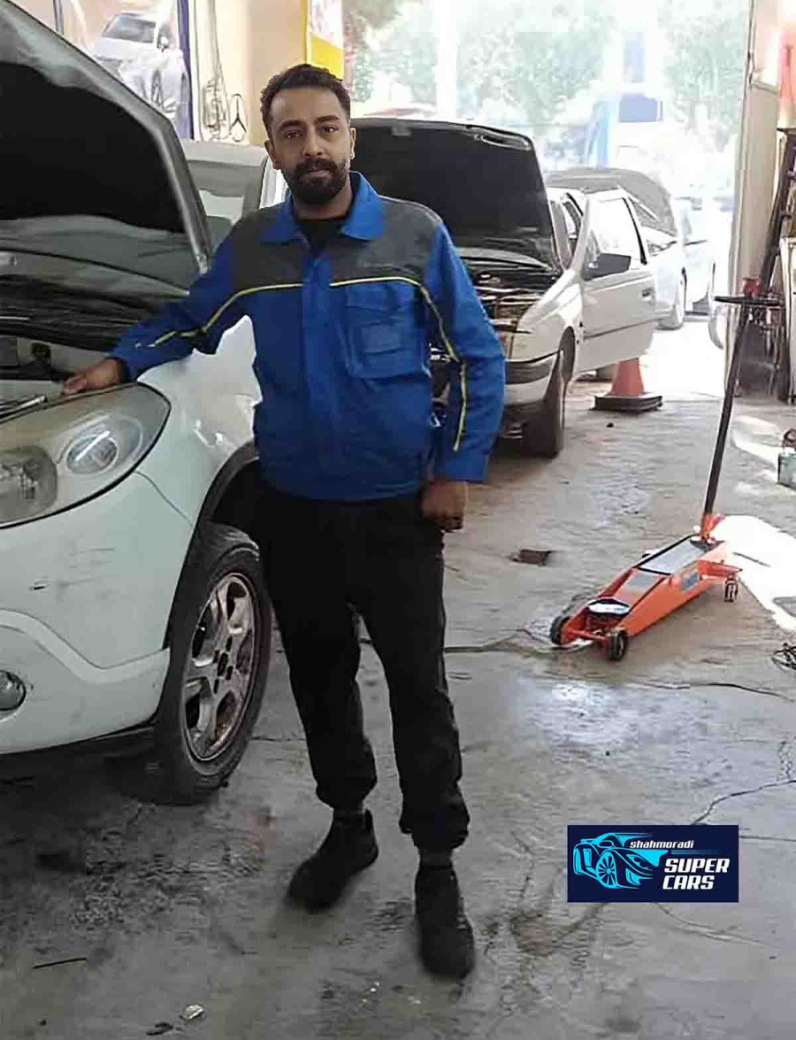 احسان شاهمرادی:مدیریت مجموعه